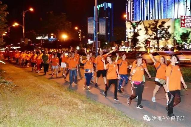 暴走团组织者利益，暴走团上马路被撞致一死二伤