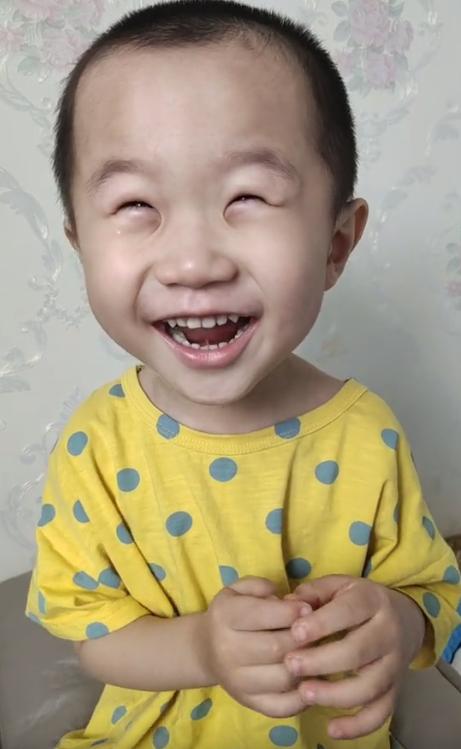 小娃娃惊讶表情包，火遍全网的表情包萌娃