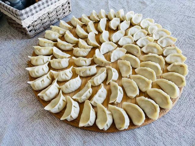 春节素馅饺子做法，北方家家吃饺子（纯春节素馅饺子馅做法大全）