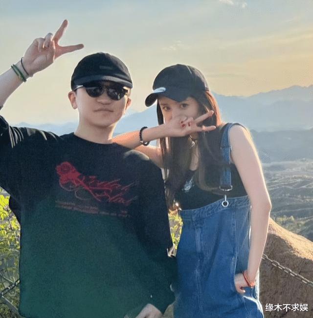 杨幂迎29岁生日，杨幂29岁生日击退婚变流言　老公0点准时示爱