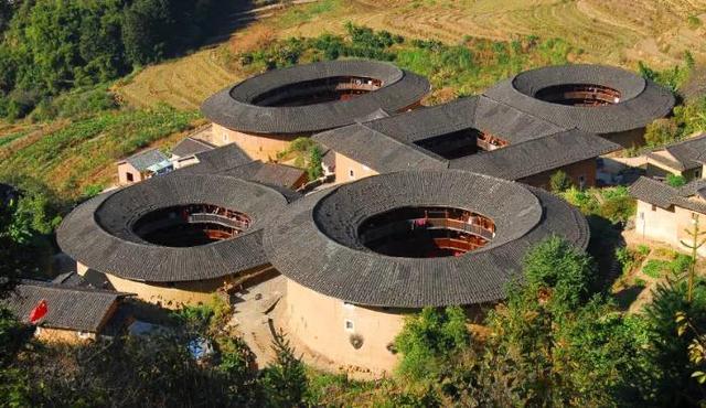 比萨斜塔建筑欣赏，掩藏于九峰十二山的“上海比萨斜塔”