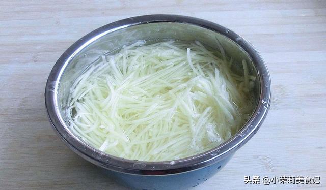 除夕年夜饭经典菜谱，6样“吉祥菜”记得摆上桌