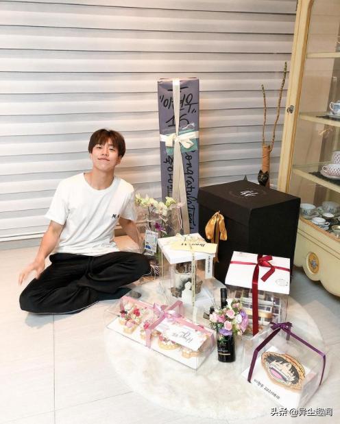 朴宝剑何时出道的，盘点12位明年30岁的韩国演员