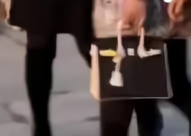 郭德纲四个夫人，郭德纲晒一家四口全家福为爱妻庆生