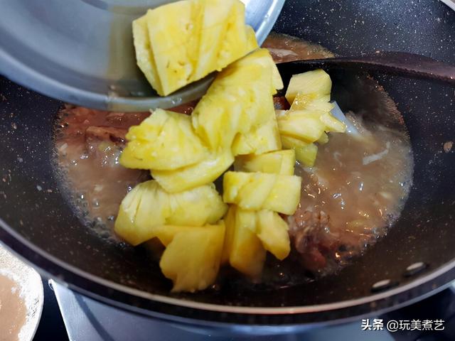 菠萝排骨家常做法广东，港式菠萝排骨的做法