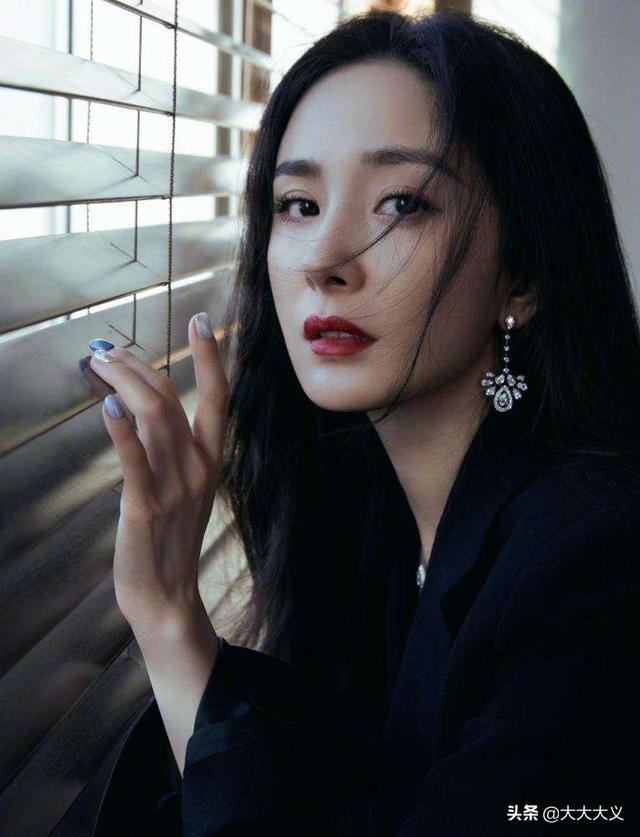 杨幂惊艳写真大图，二十组杨幂写真集