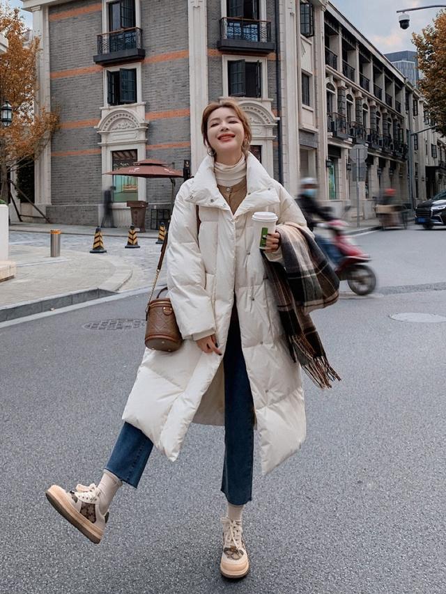 今年冬季流行什么样的羽绒服，羽绒服“肿一点”才好看