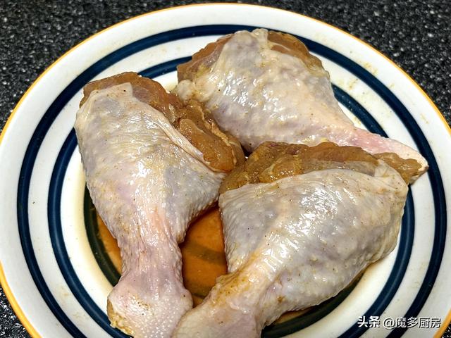 盐焗鸡腿的做法，家庭版盐焗鸡腿的做法（软烂脱骨的盐焗鸡腿来啦）