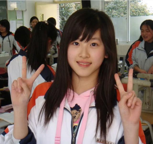 奶茶妹妹章泽天，奶茶妹妹章泽天近照曝光（“奶茶妹妹”章泽天的上位史）