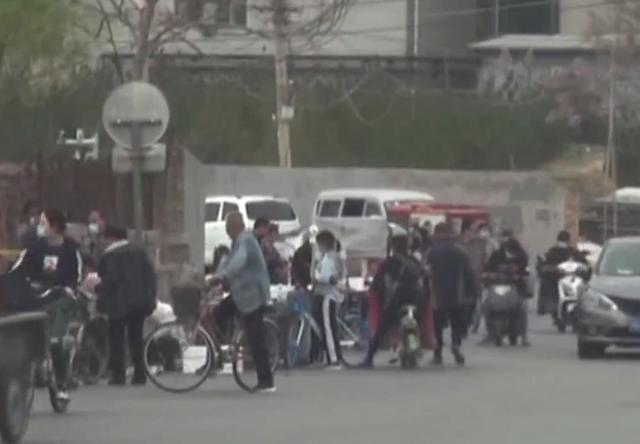 拜金女马诺现状怎么样，那个“宁可哭也要坐宝马”的女孩马诺