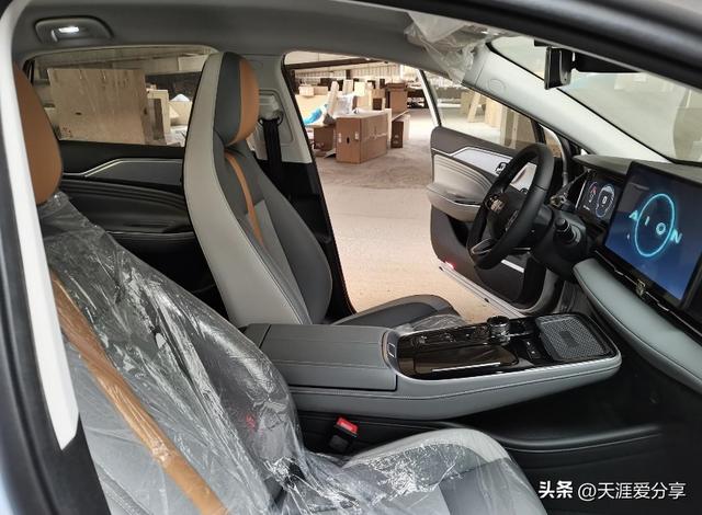 传祺埃安s电动车suv，10万电动车之王传祺埃安S