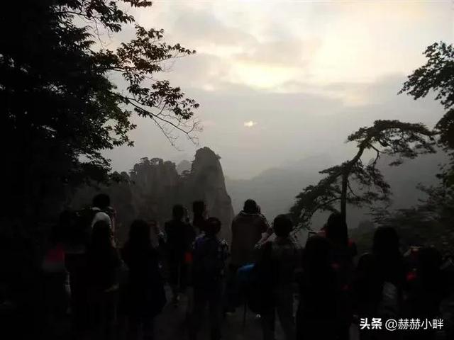 登黄山而天下无山，古诗词，朱彦《游黄山》