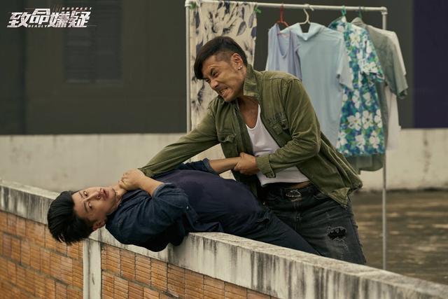黄征个人资料简介，知名歌手黄征罕见晒娃