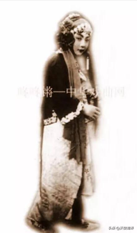荀慧生的女儿荀令莱之死因，天使谭荀令言荀慧生