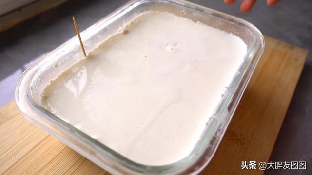拉丝奶砖做法，一个步骤就能夹心又拉丝