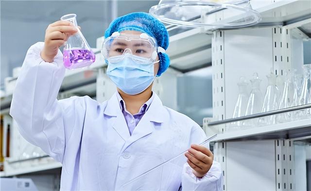 卫龙食品的发展，“辣条一哥”卫龙正式在港上市