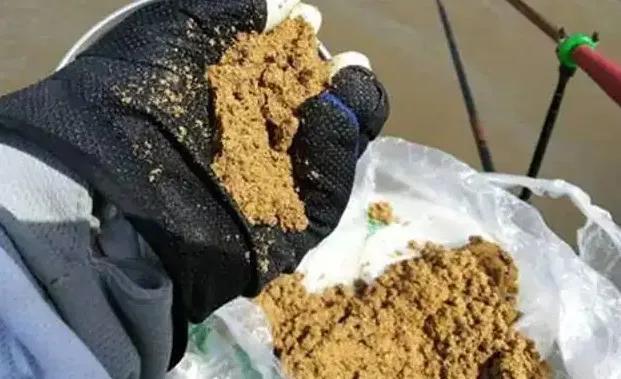 钓鲤鱼的方法和注意事项，守钓鲤鱼是最“笨”的办法