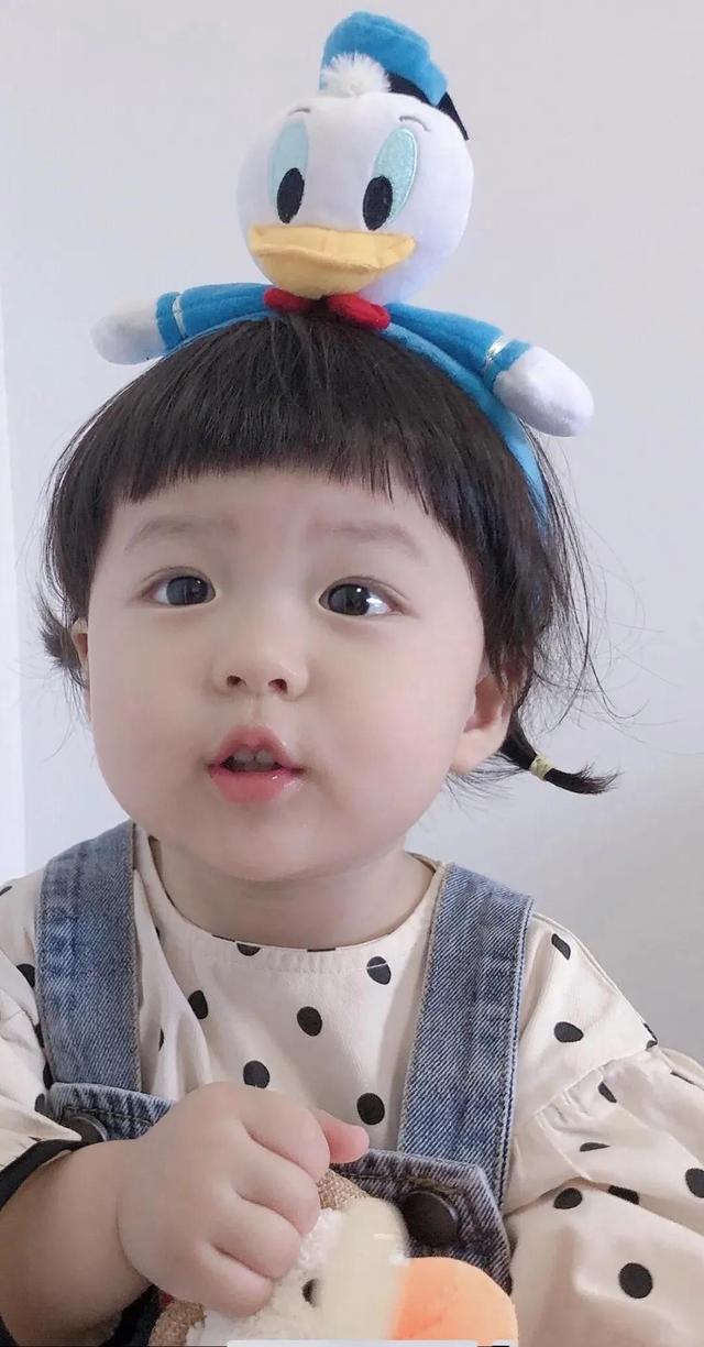 萌娃可爱的壁纸，高清壁纸可爱萌娃