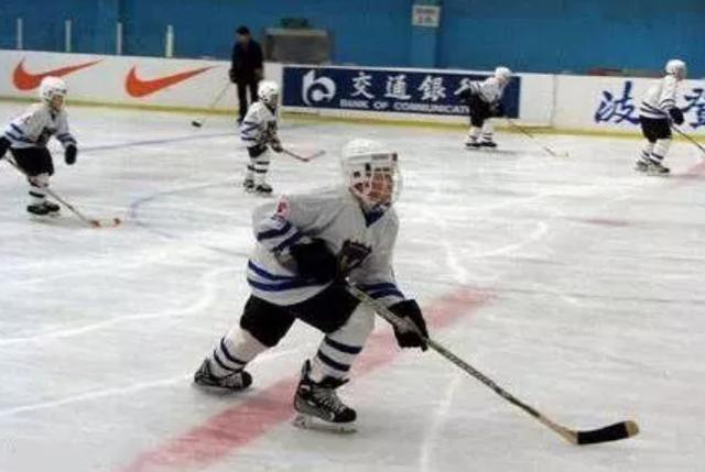 宋丹丹第一任丈夫是谁，十年婚姻毁于一次婚外情