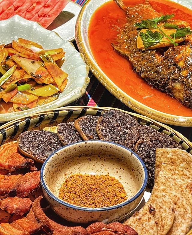 云南十八怪美食，云南最难忘的十道美食（云南十八怪之牛奶做成片片卖）
