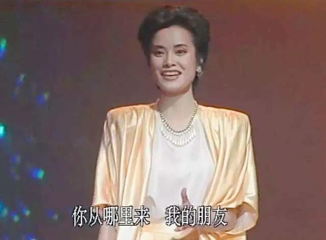 历年春晚回顾合集，央视春晚走过40年