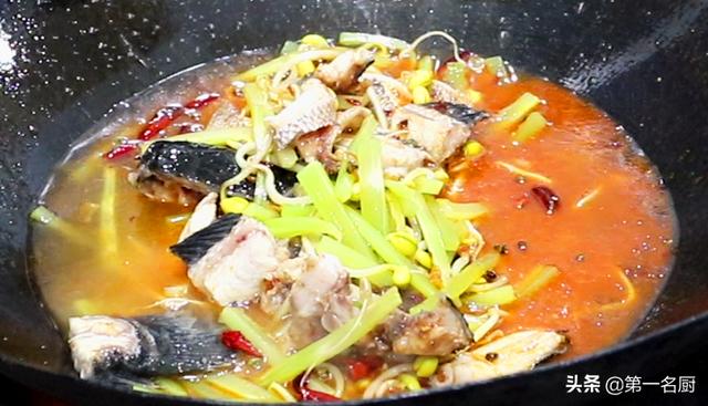 炖鱼放花椒大料吗，炖鱼最好放哪些调料