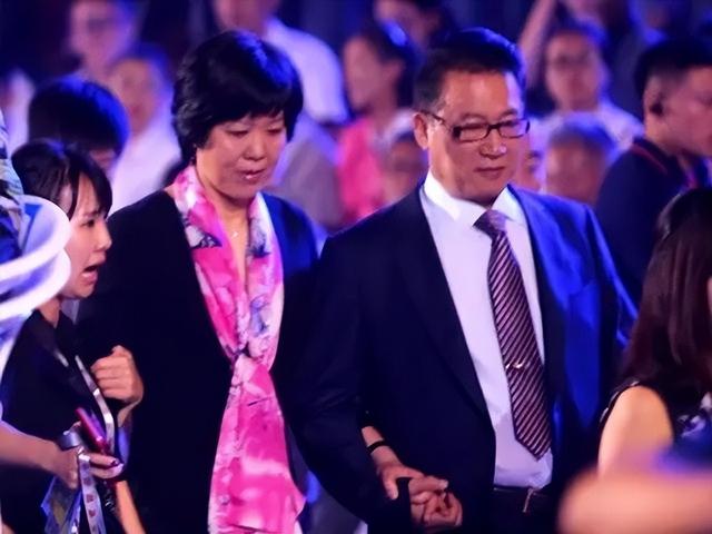 郎平前夫白帆再婚，郎平简历和老公（前夫白帆再婚金融女强人）