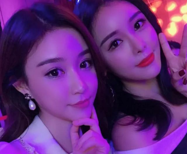 从马云门徒王思聪前女友，网红雪梨和王思聪合照