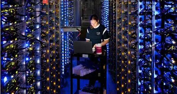 22u的机柜和24u的机柜区别，1U2U3U