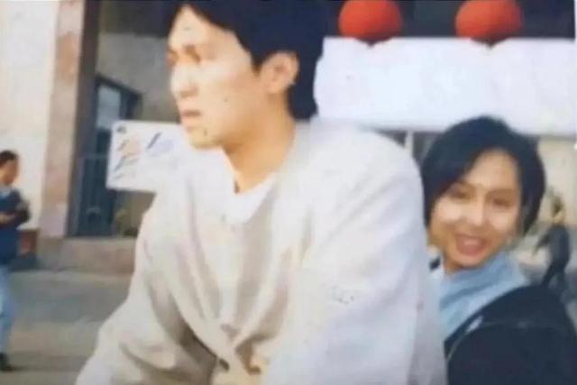 朱茵谈周星驰和黄贯中，曾坚持反对婚前亲密行为