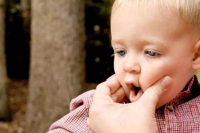 儿童六龄齿会换么，儿童换牙早好还是晚好