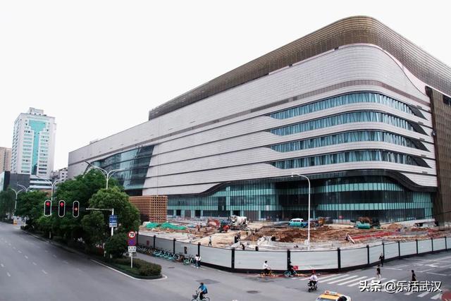 武万登场在即2022商业变局开启，记者提前探营武商梦时代