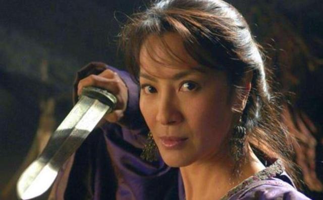 杨紫琼晚年生活，杨紫琼膝盖变形