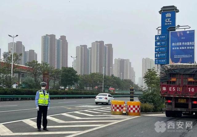 货车高速限行路段怎么罚款，非首次违反高速限行规定罚款100元扣1分