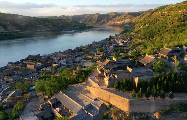 山西历史古城介绍，庭院深深中透着富华