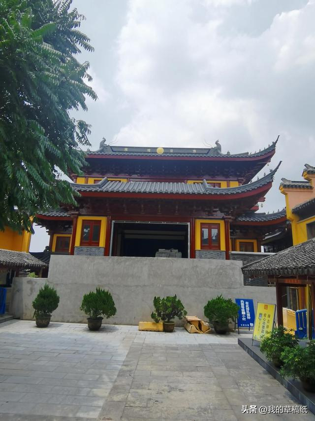 鸡鸣寺在哪个城市，古鸡鸣寺地点（天太热，南京鸡鸣寺的樱花开了）