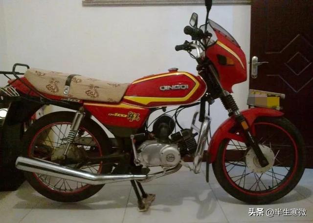厦门轻骑摩托车，轻骑摩托车种类介绍（轻骑牌15型摩托车送电报的摩托车）