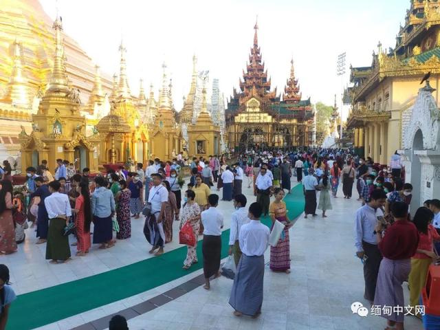 缅甸点灯节完整，实拍缅甸点灯节盛况