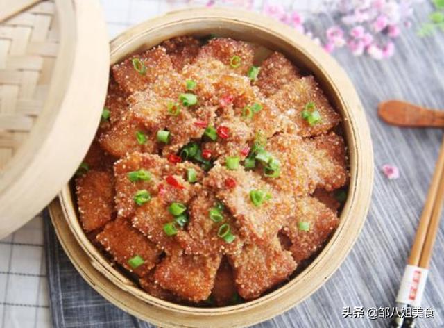 简单的方法做蒸肉米粉，除夕必做的米粉蒸肉