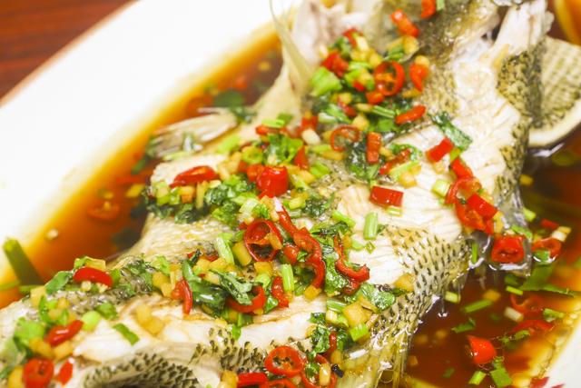 松鼠鱼用什么鱼，松鼠鱼用什么鱼做最合适（鲤鱼草鱼靠边站）