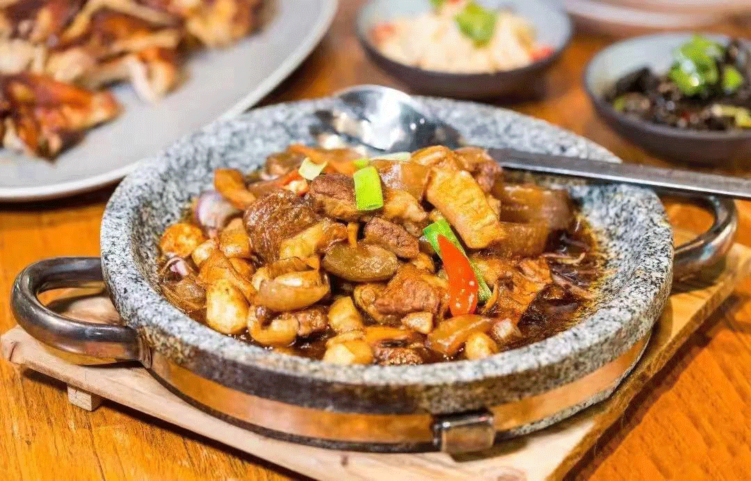 三亚一日游的最佳攻略，出发去三亚踏海浪