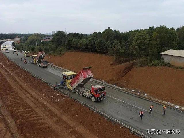 湖南省高速公路，湖南省一共有多少条高速公路（湖南省高速公路将完成投资破千亿）