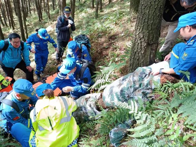 云南消防官兵表扬志愿者，保山4人荣获“云岭百名优秀消防志愿者”表彰