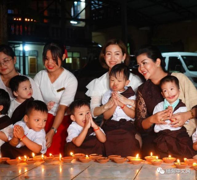 缅甸点灯节完整，实拍缅甸点灯节盛况