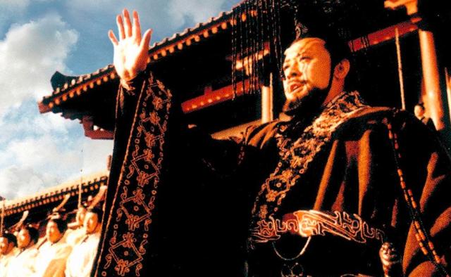 世界历史上第一个皇帝是谁，世界上第一位皇帝