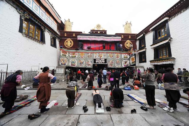 拉萨旅游攻略必去十大景点，一生必去的旅游城市