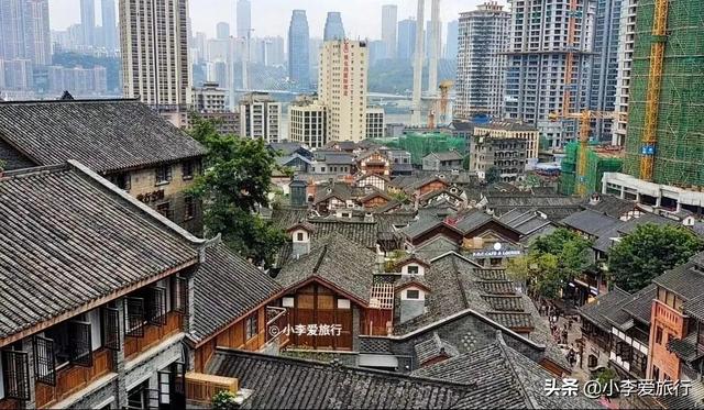重庆解放碑室内游玩景点，重庆大鹅岭景区游人如织