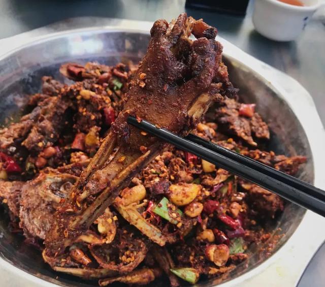 成都小吃街哪里最正宗，成都美食攻略（成都美食街排名第一）