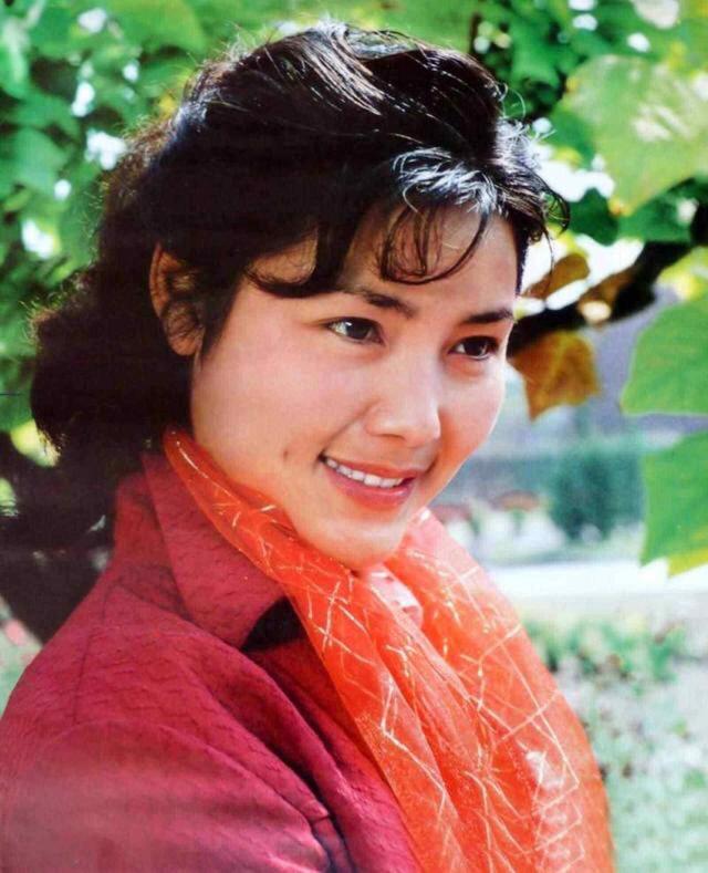 没有整过容的女明星，90年没整过容的女明星（“不老女神”现原形）