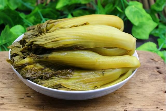 东北酸菜的腌制方法，东北腌酸菜最正宗的做法